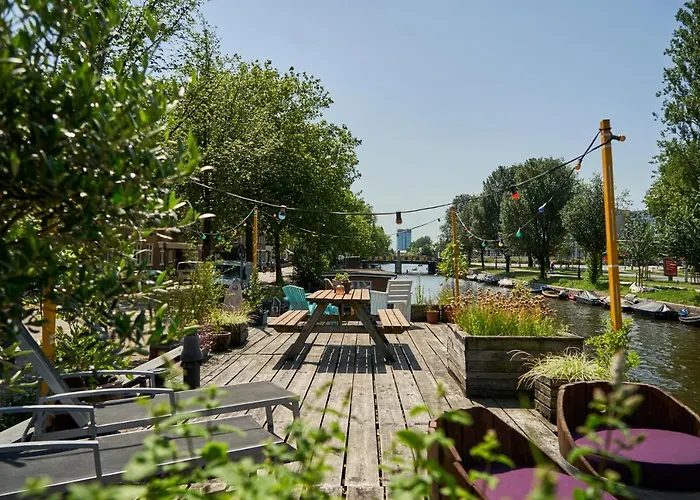 The Houseboat Family - De Pijp *