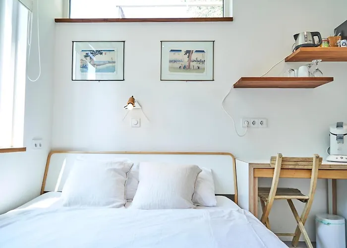 The Houseboat Family - De Pijp * 암스테르담