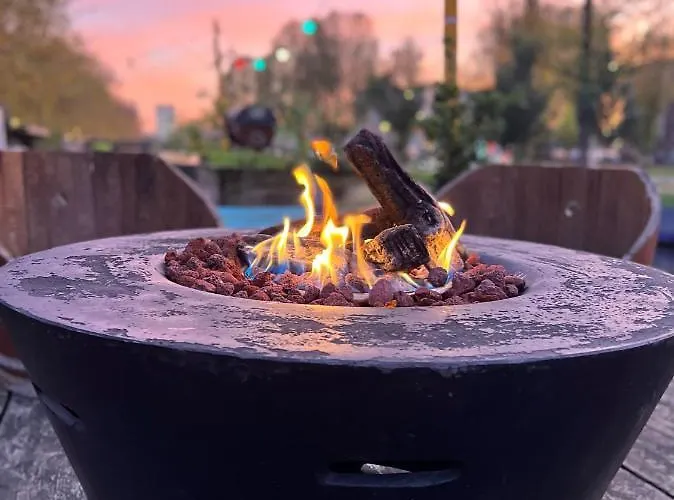 The Houseboat Family - De Pijp